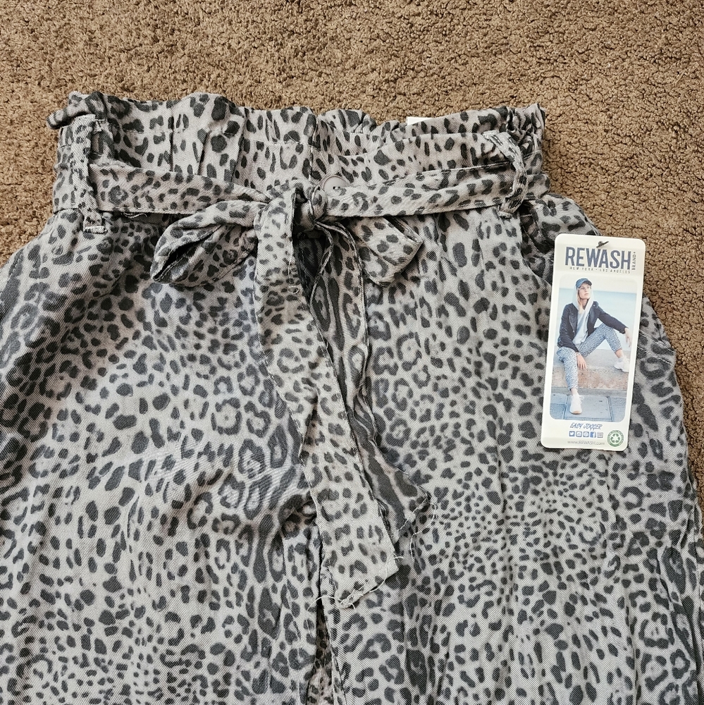 🆕️ Grey Leopard Jogger Pants, Women's Medium [NWT!] - Picture 4 of 8